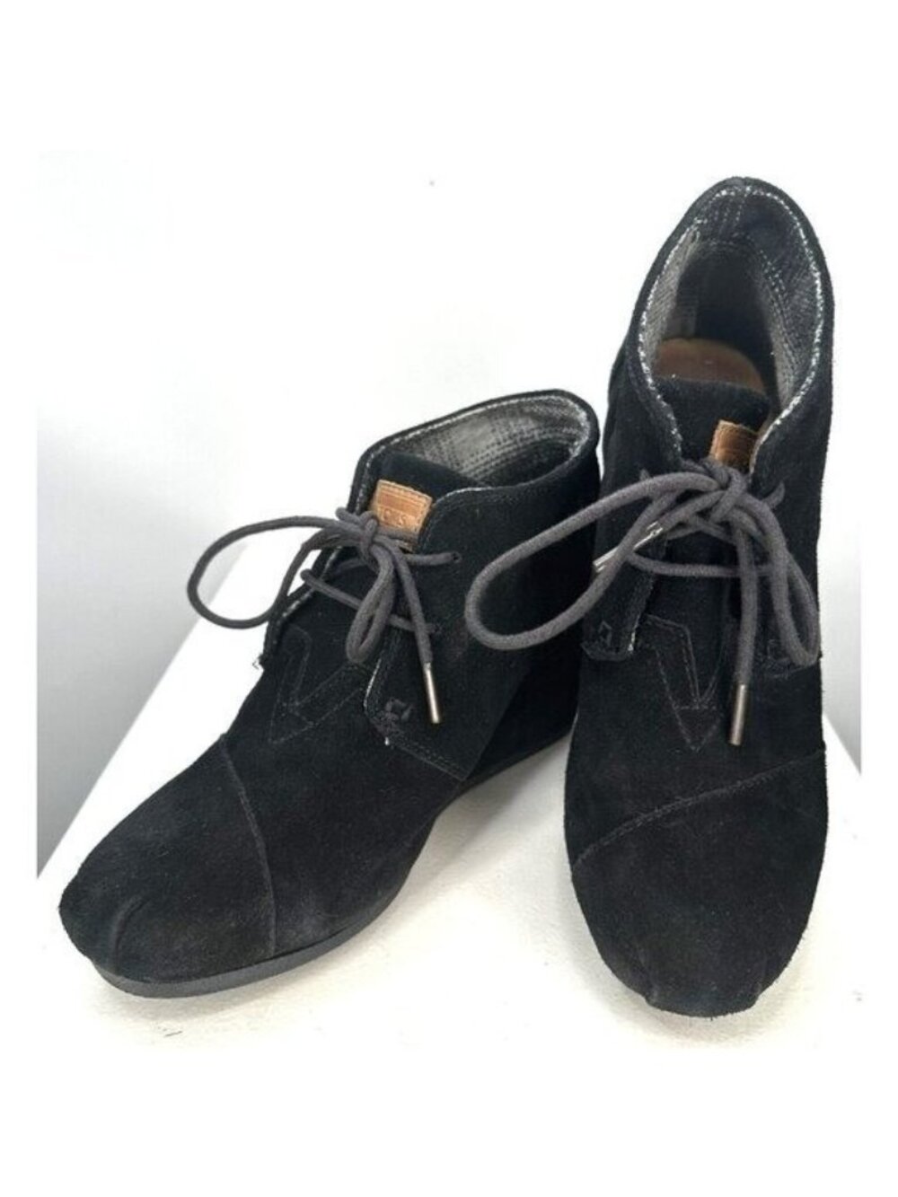 TOMS Wedge Ankle Boots Womens 8.5 Black Suede Lace Up Booties Chukka 300512